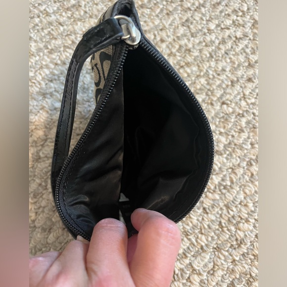 COACH wristlet with signature logo. NWOT, never used. - Picture 2 of 8